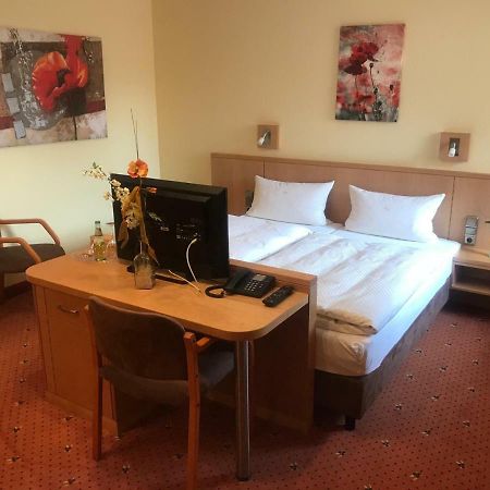 Landhotel Heiner Meyer Wahrenholz ภายนอก รูปภาพ