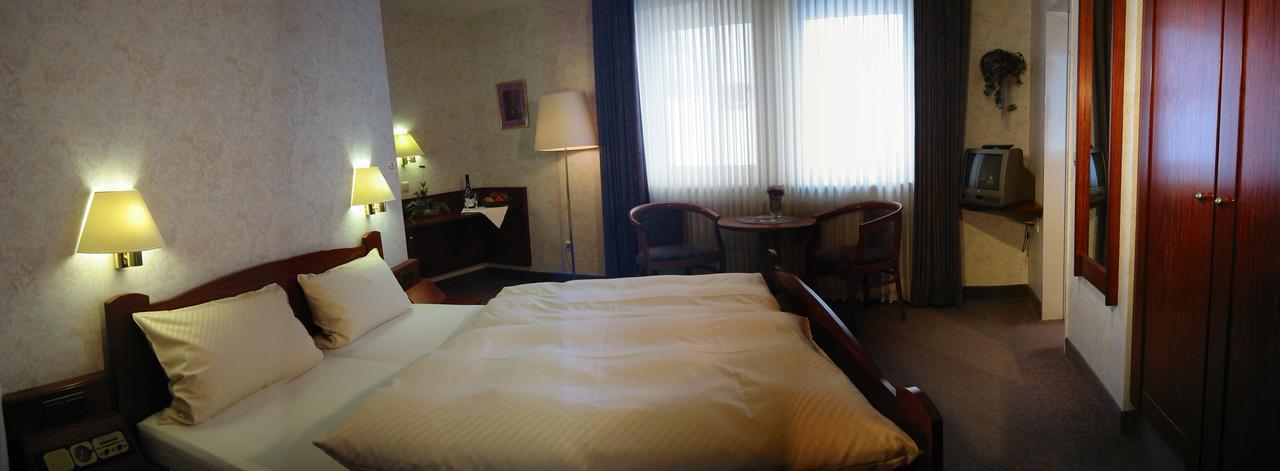 Landhotel Heiner Meyer Wahrenholz ภายนอก รูปภาพ