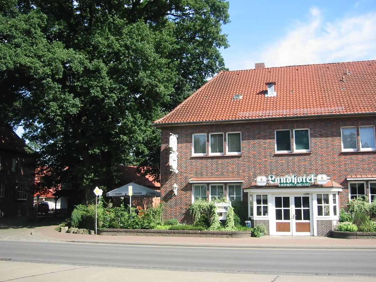 Landhotel Heiner Meyer Wahrenholz ภายนอก รูปภาพ